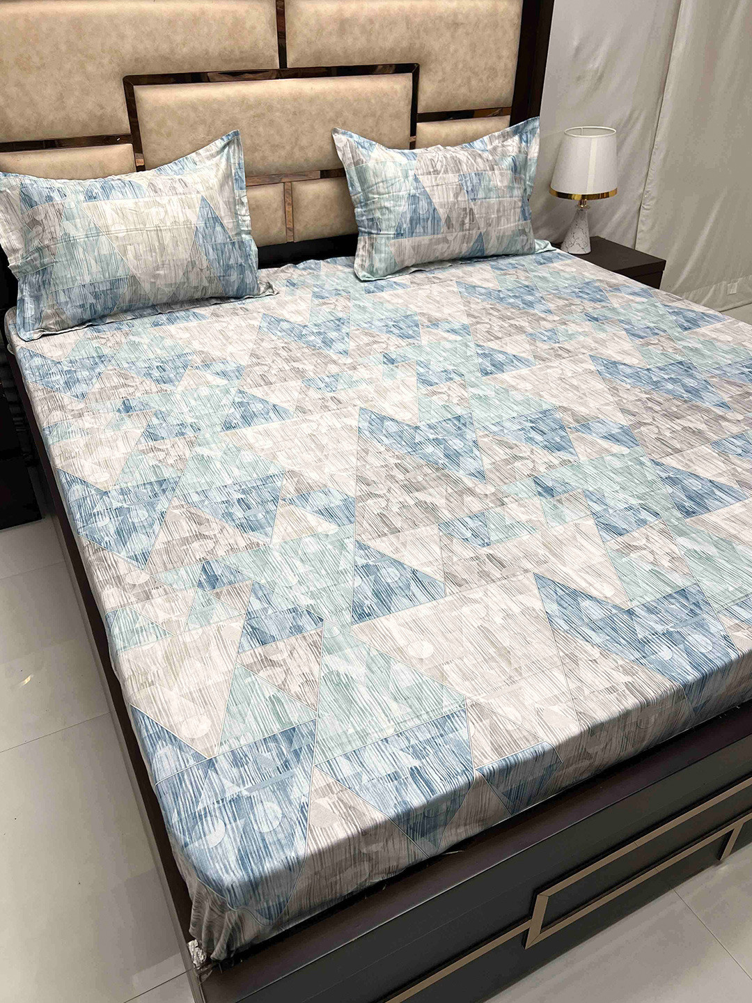 

Pure Decor Divine Fur Blue Geometric Cotton 400 TC King Bedsheet with 2 Pillow Covers