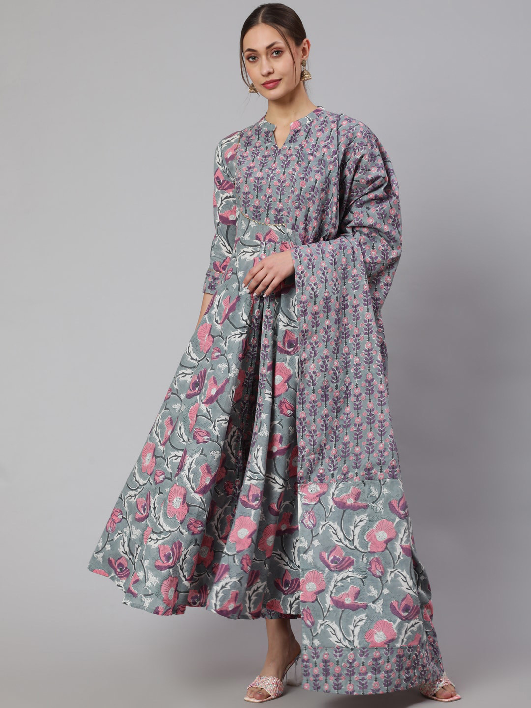 

GLAM ROOTS Floral Printed Gotta Patti Anarkali Pure Cotton Kurta Set With Dupatta, Grey