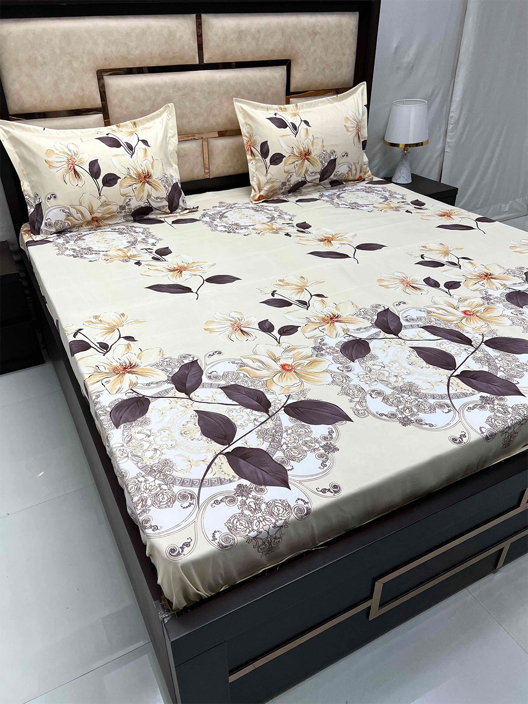 

Pure Decor Amulya Cream & Brown Floral 260 TC Queen Bedsheet with 2 Pillow Covers