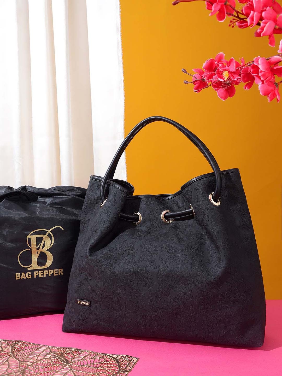 

Bag Pepper Floral Textured Shoulder Bag, Black
