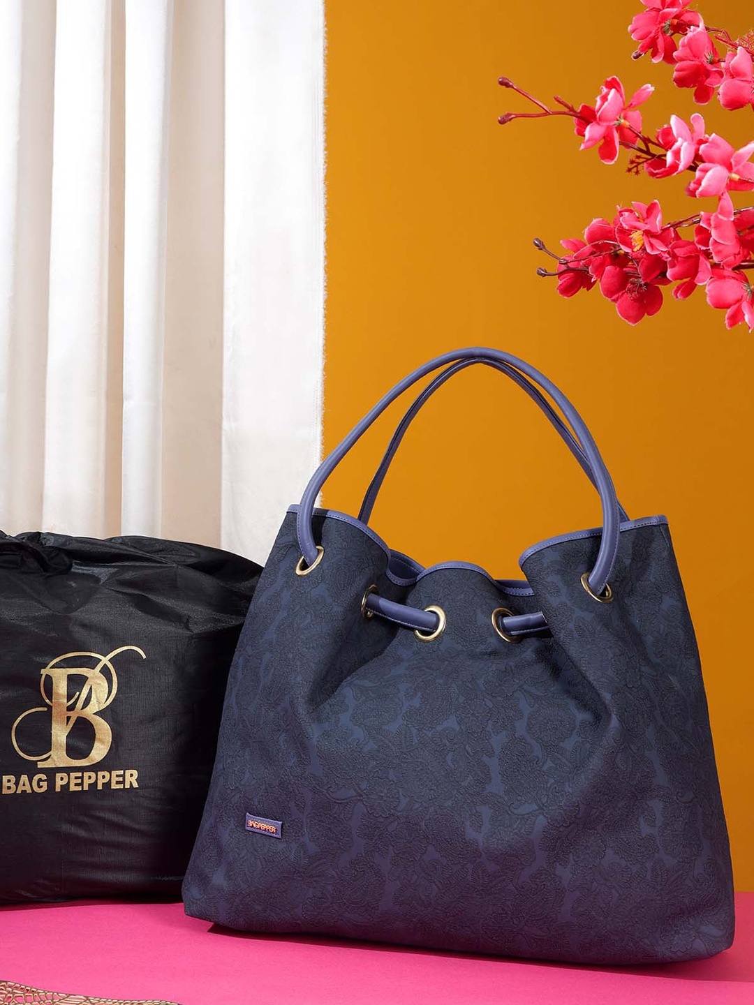 

Bag Pepper Floral Textured Shoulder Bag, Navy blue