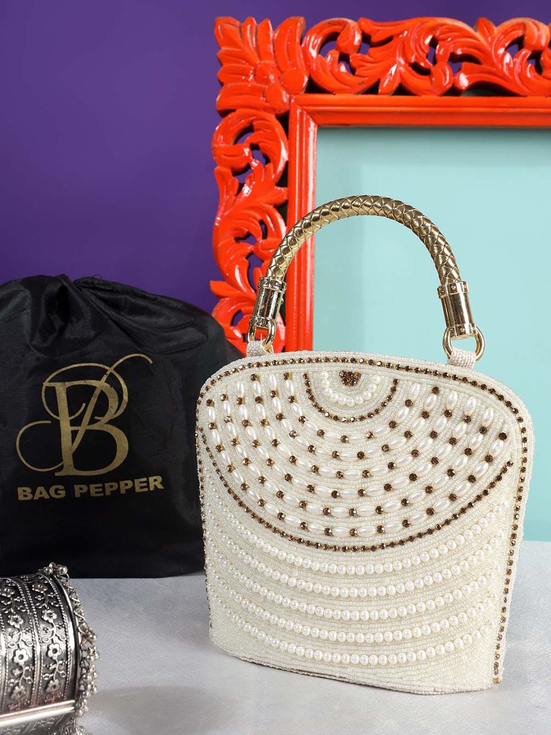 

Bag Pepper Embellished Handheld Bag, White