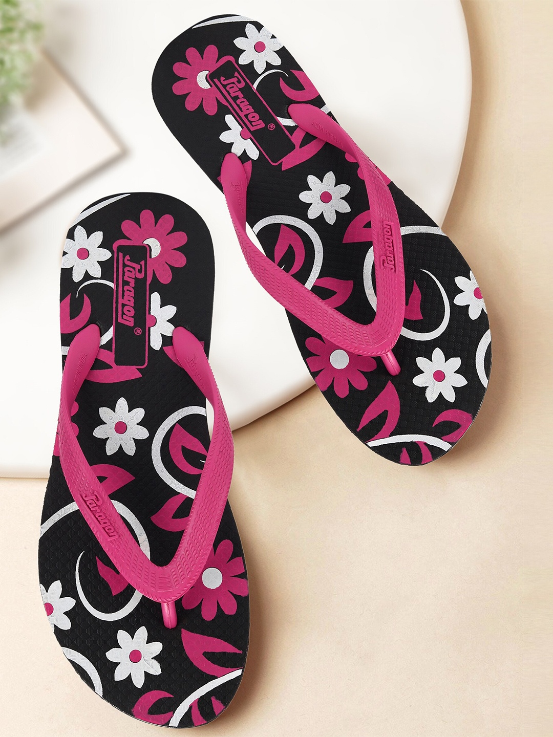 

Paragon Women Lightweight & Waterproof Hawai Flip Flops, Black