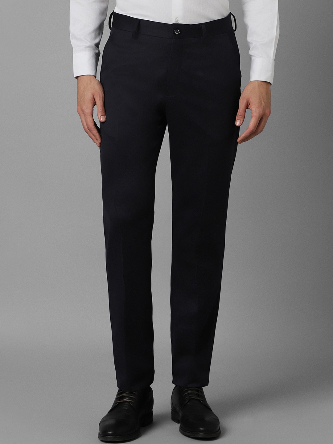 

Louis Philippe Men Slim Fit Formal Trousers, Black