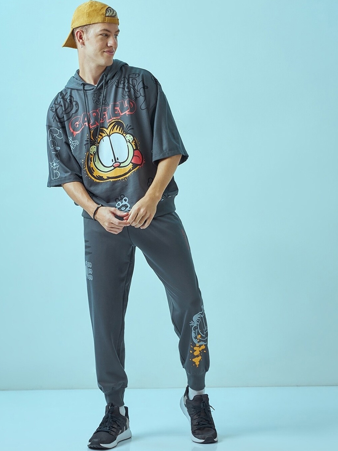 

Bewakoof Grey Garfield Printed Hooded Sweatshirt With Joggers