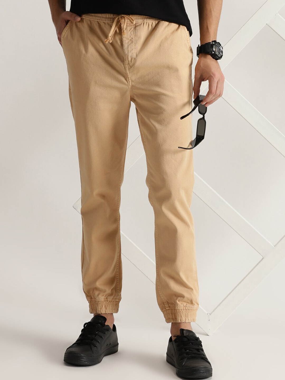 

Old Grey Men Mid Rise Slim Fit Cotton Joggers, Peach