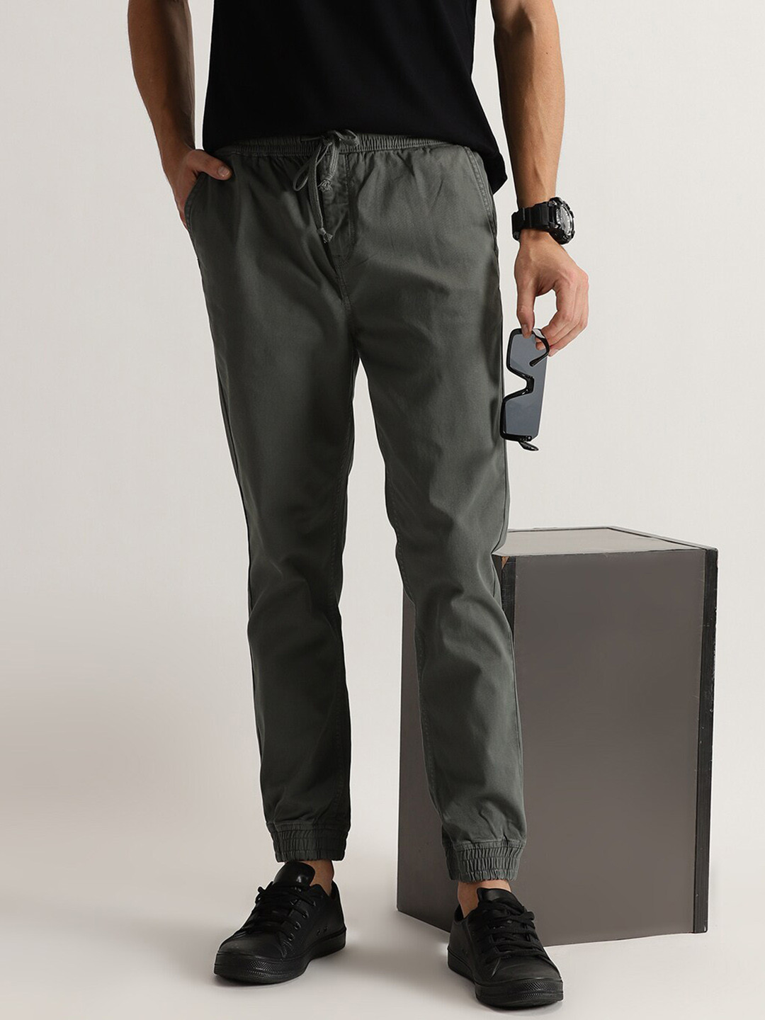

Old Grey Men Mid-Rise Slim Fit Cotton Joggers, Olive