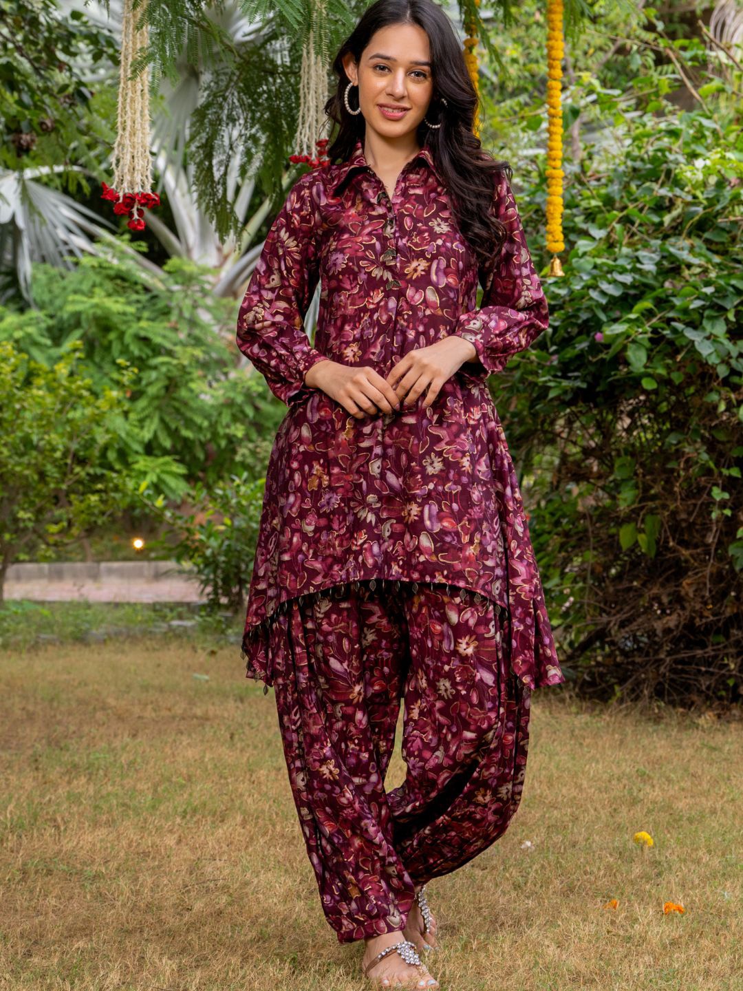 

HOUSE OF JAMOTI Floral Printed A-Line Kurta & Salwar, Maroon