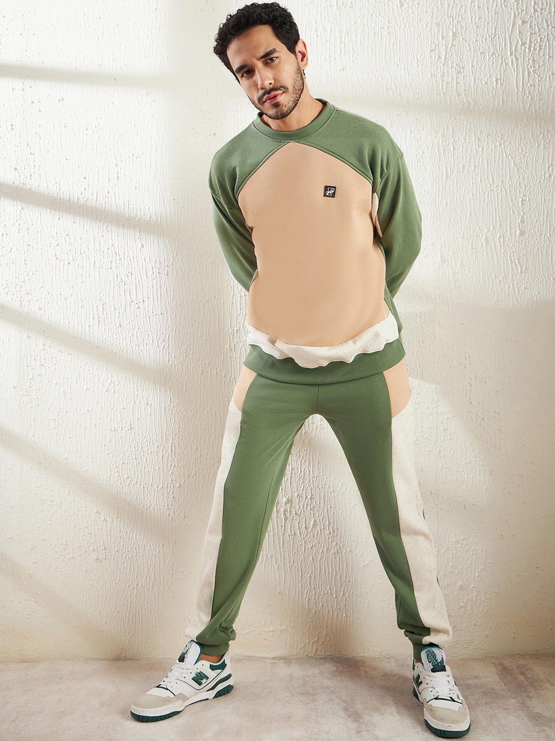 

FUGAZEE Colourblocked Mid-Rise Cotton Tracksuit, Green