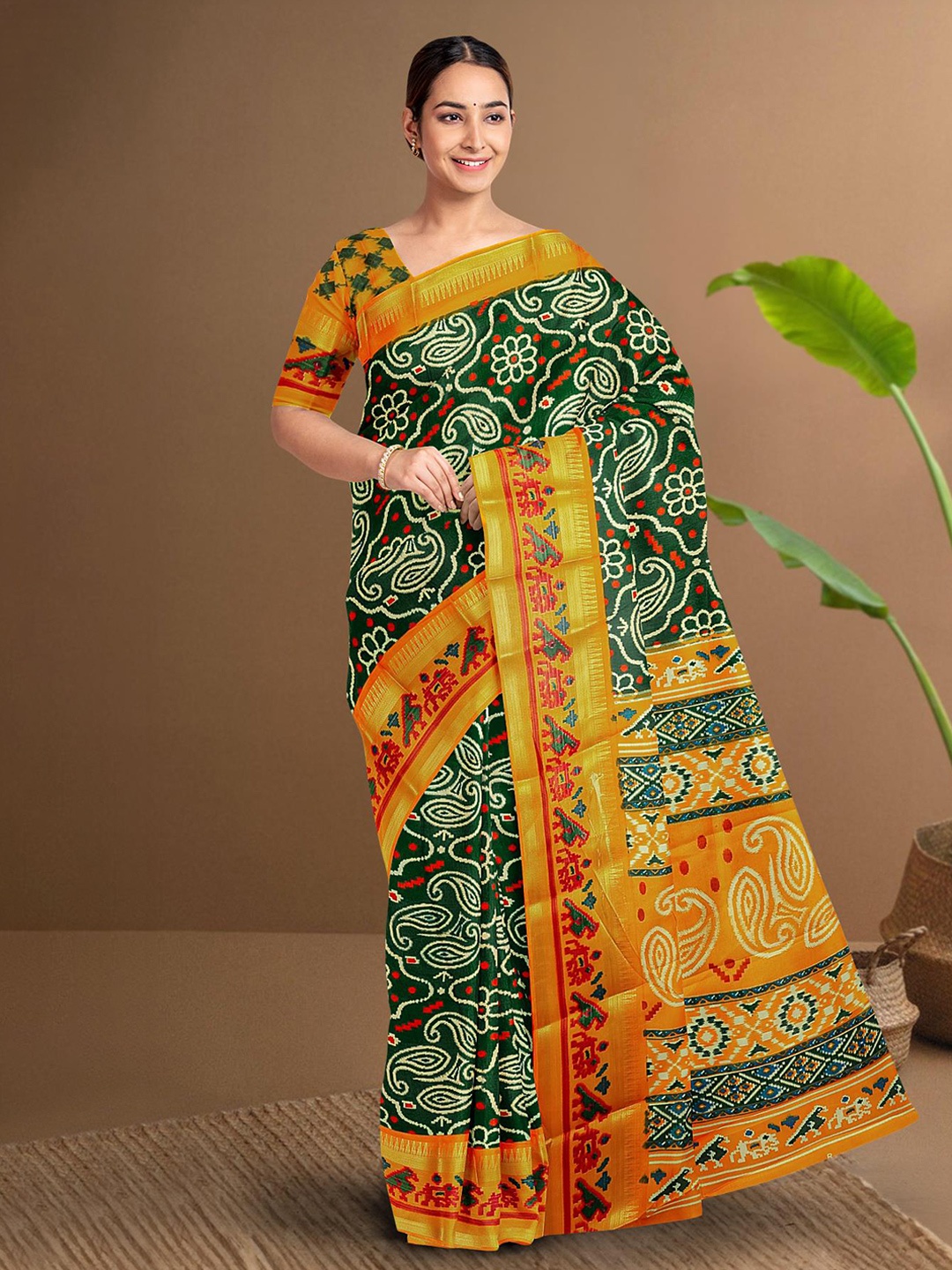 

Kalamandir Paisley Printed Zari Saree, Green