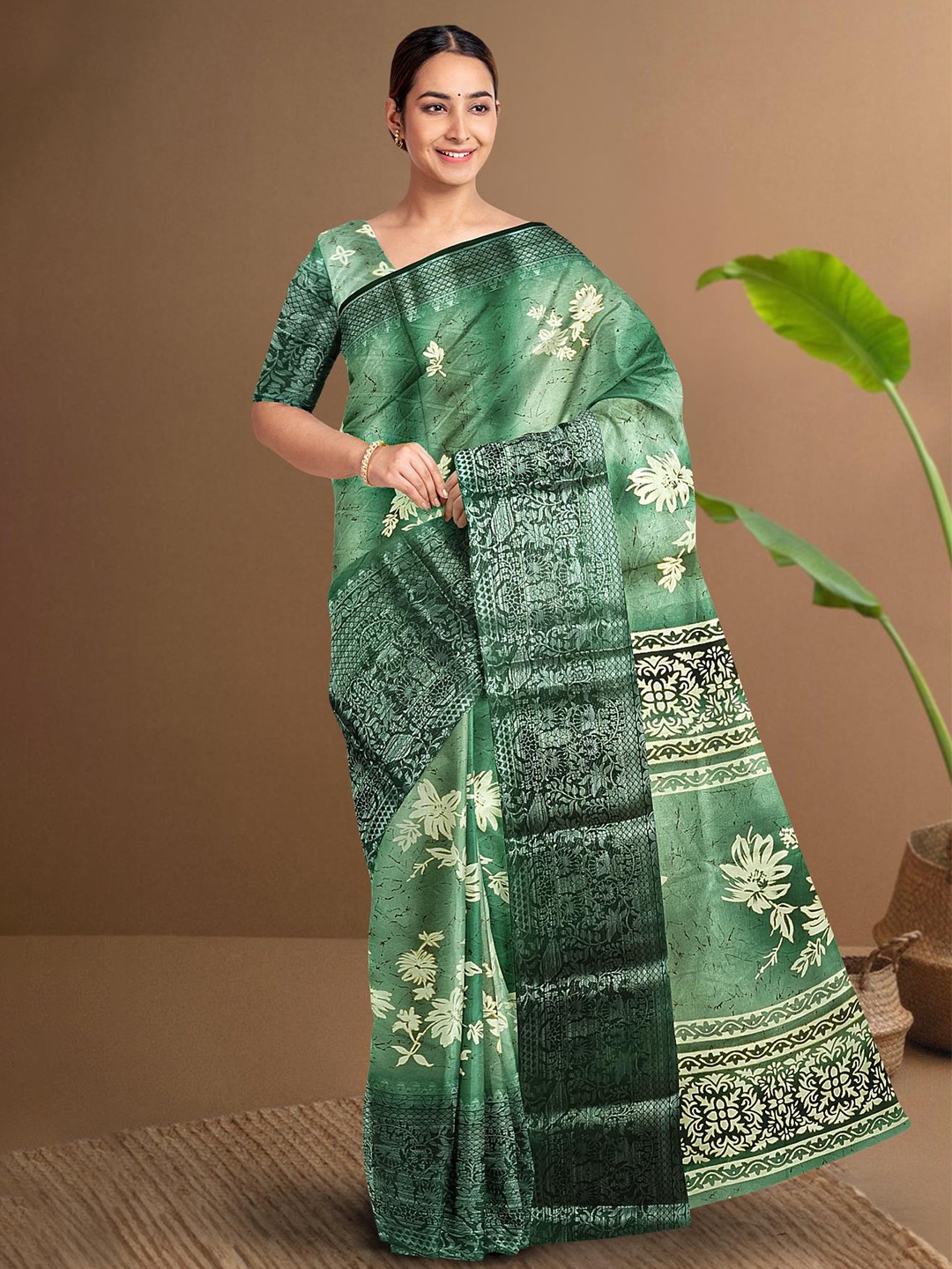 

Kalamandir Ethnic Motifs Printed Zari Detail Saree, Green