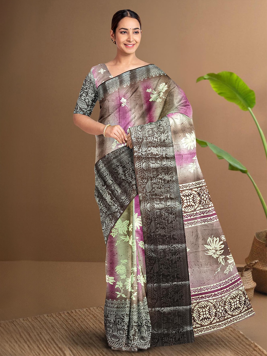 

Kalamandir Floral Printed Saree, Purple