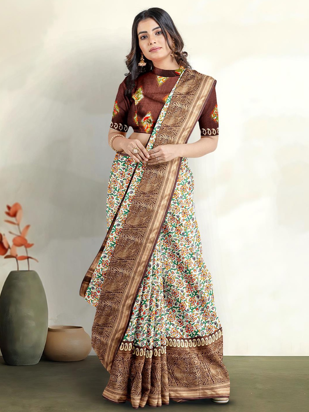 

Kalamandir Floral Printed Saree, White