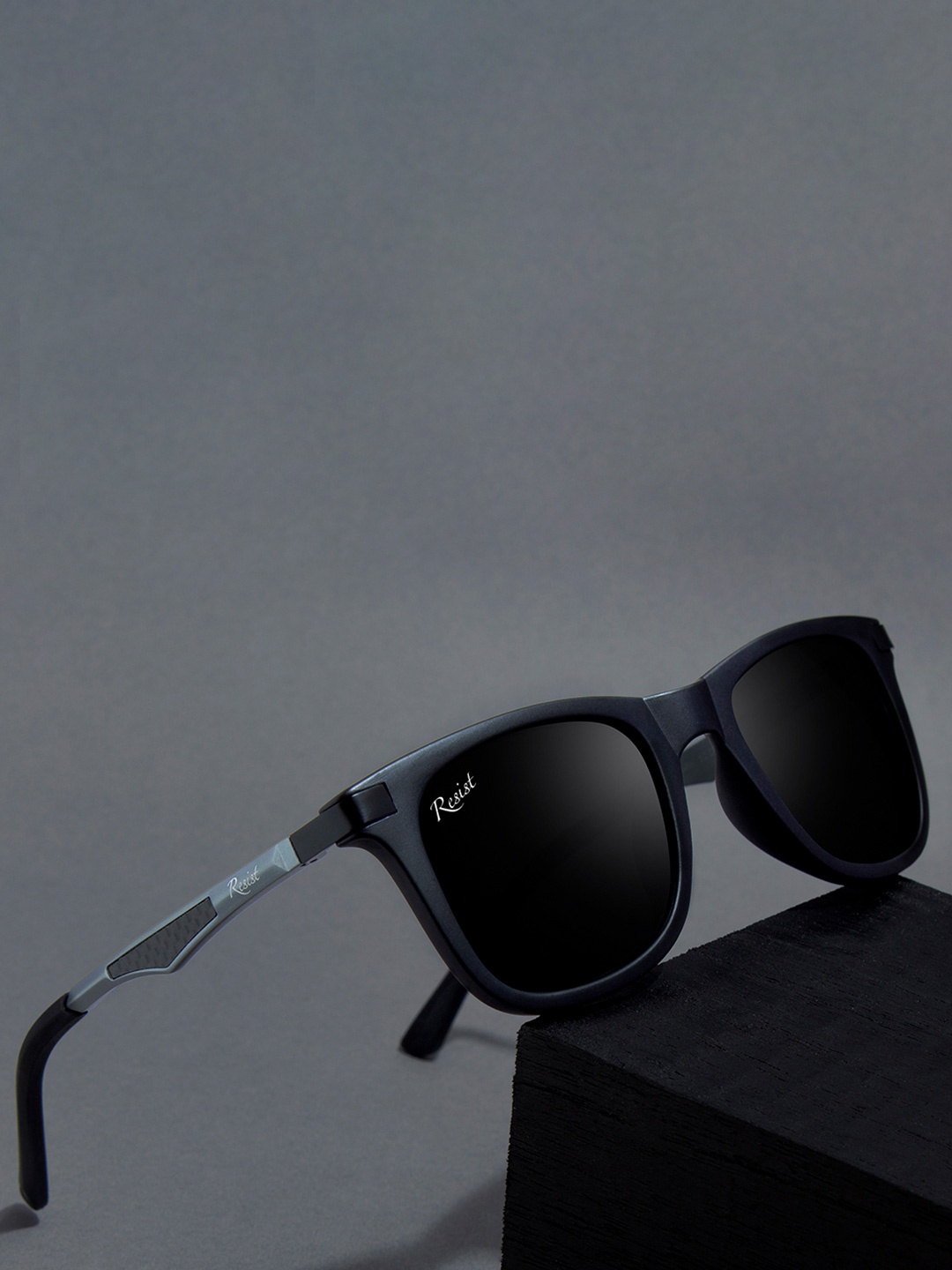 

RESIST EYEWEAR Unisex Wayfarer Sunglasses With UV Protected Lens, Black