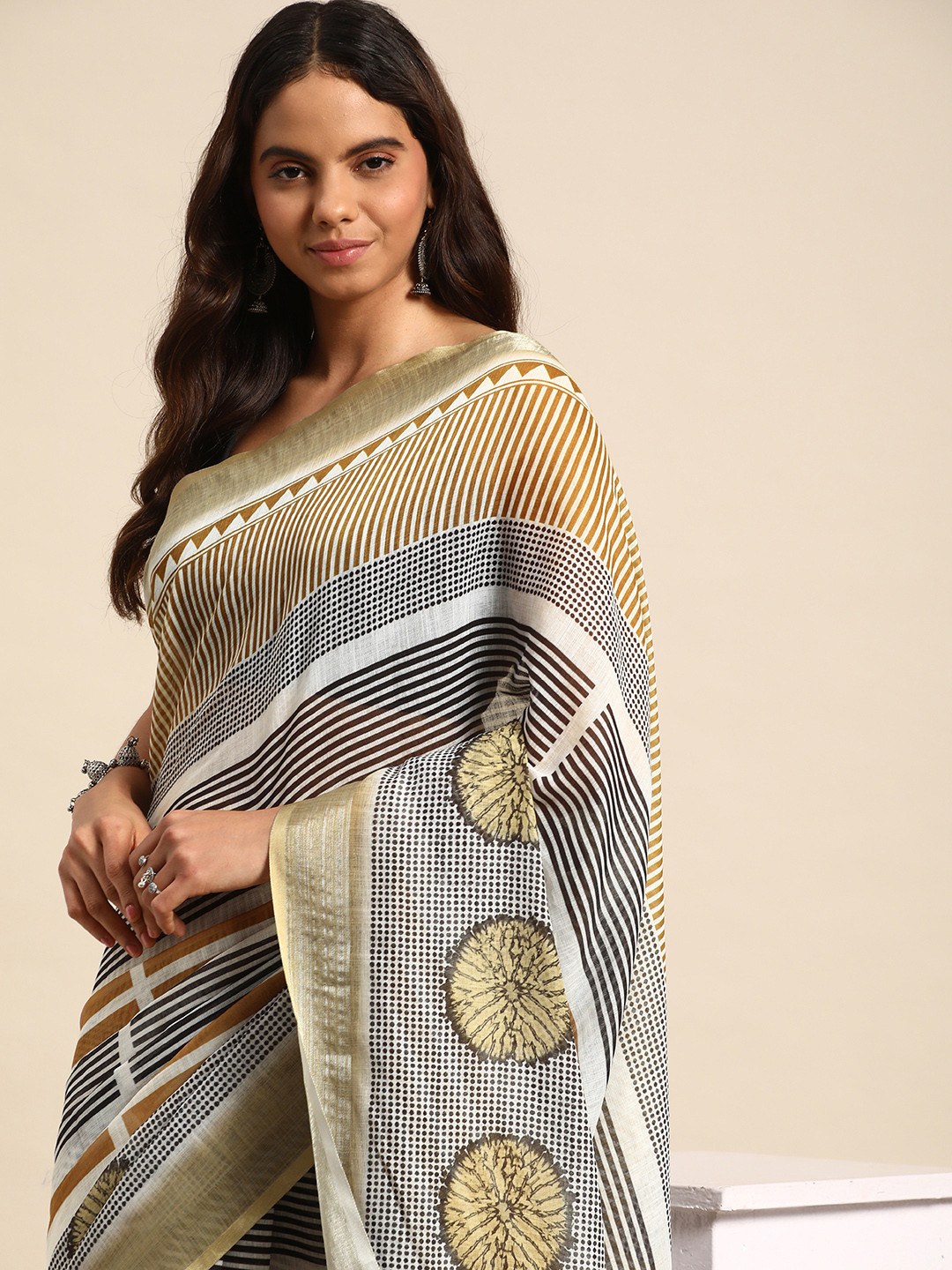 

Kalyan Silks Striped Pure Linen Chanderi Saree, White
