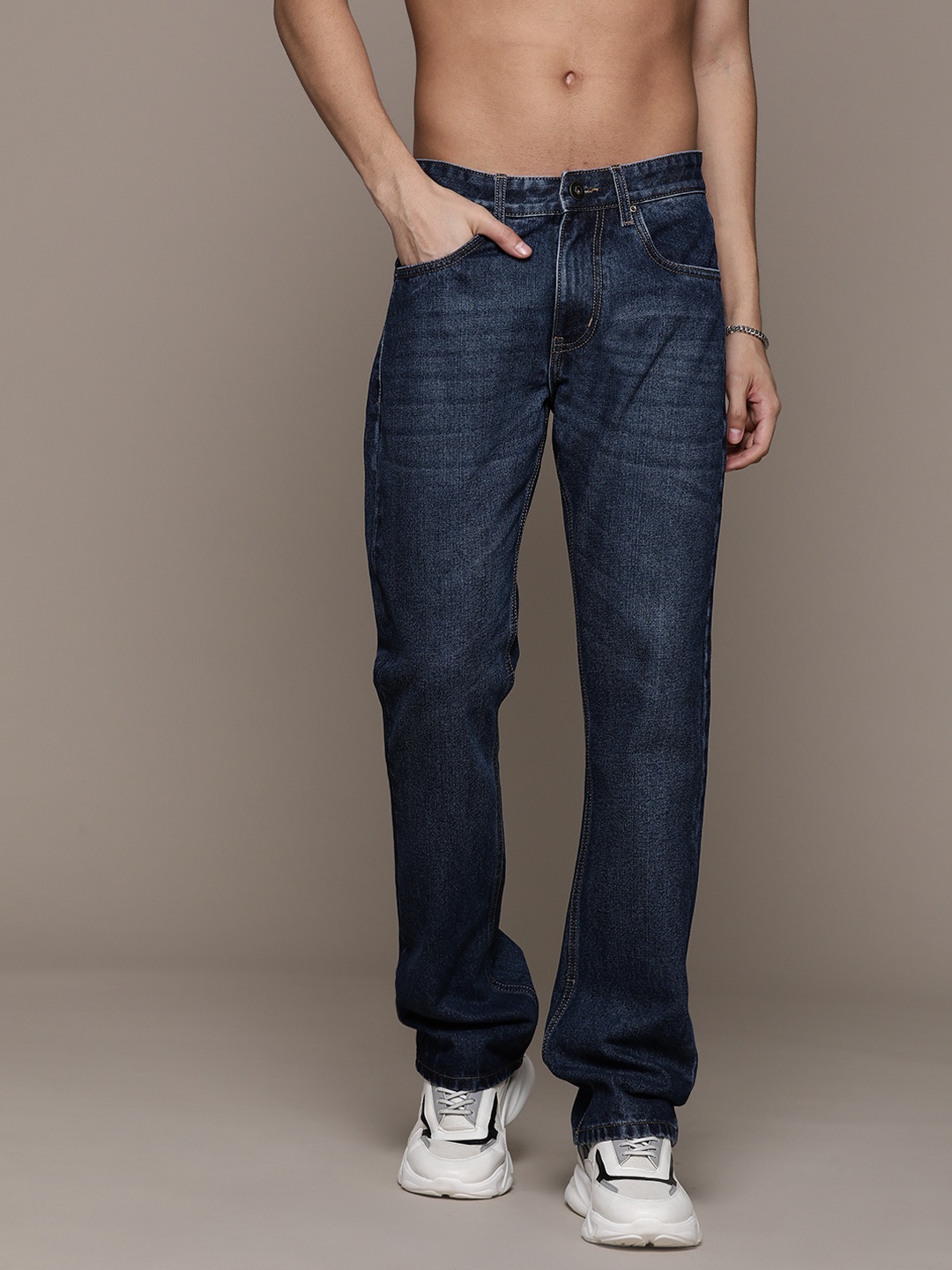 

Roadster Men Bootcut Light Fade Cotton Jeans, Navy blue