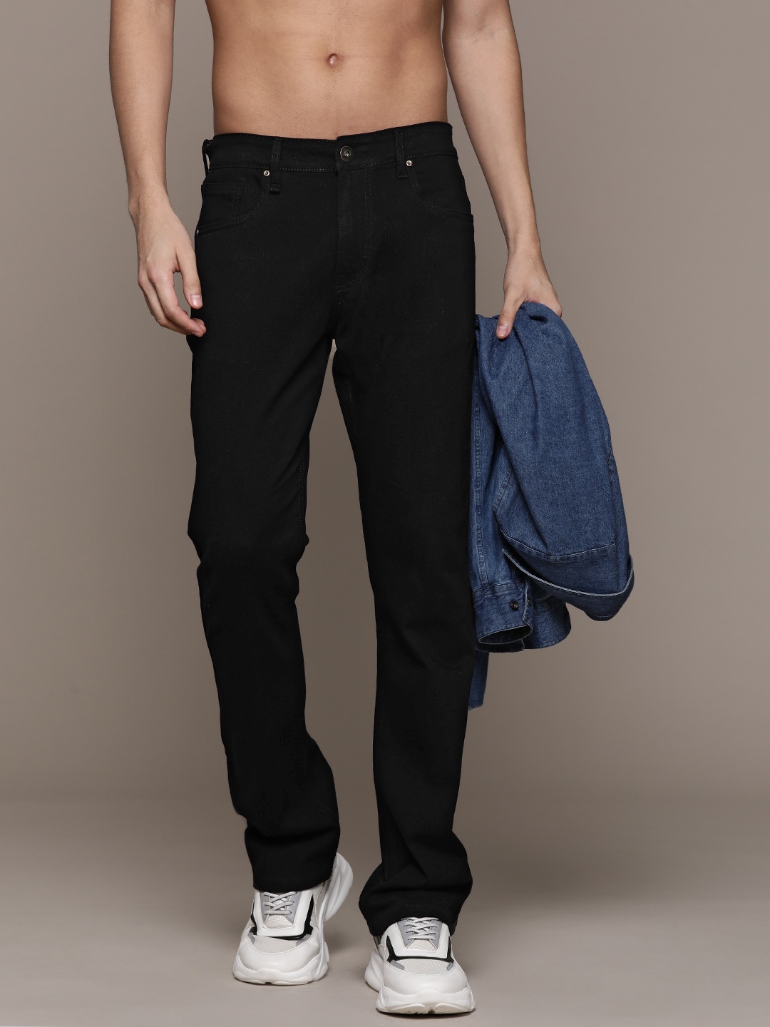 

Roadster Men Solid Bootcut Jeans, Black