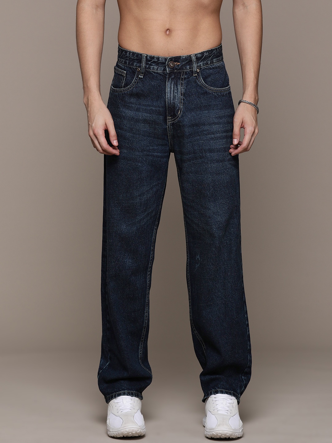

Roadster Men Relaxed Fit Cotton Loose Fit Light Fade Jeans, Navy blue