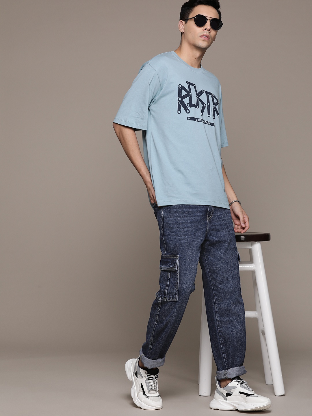 

Roadster Men Relaxed Fit Cotton Cargo Jeans, Navy blue