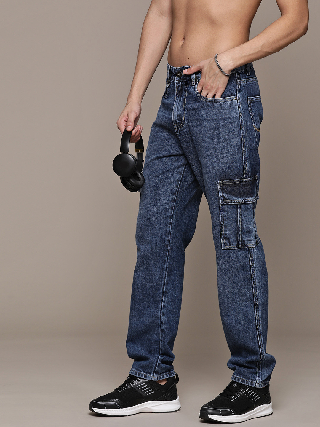 

Roadster Men Relaxed Fit Light Fade Cotton Cargo Jeans, Blue