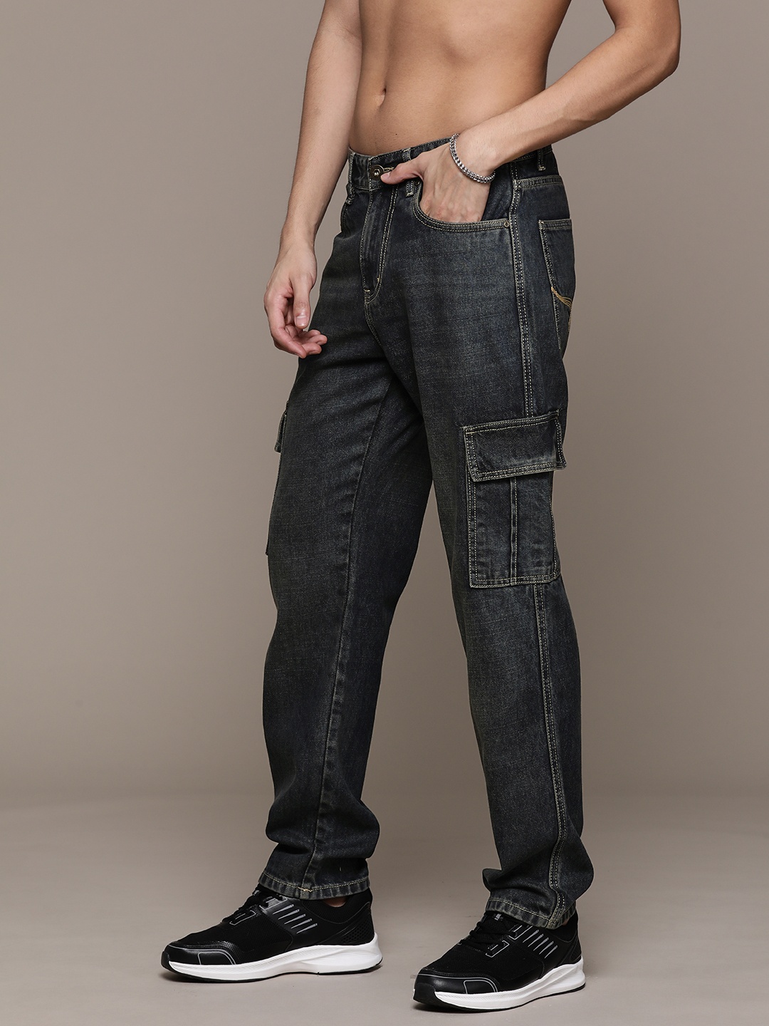 

Roadster Men Relaxed Fit Light Fade Cotton Cargo Jeans, Navy blue