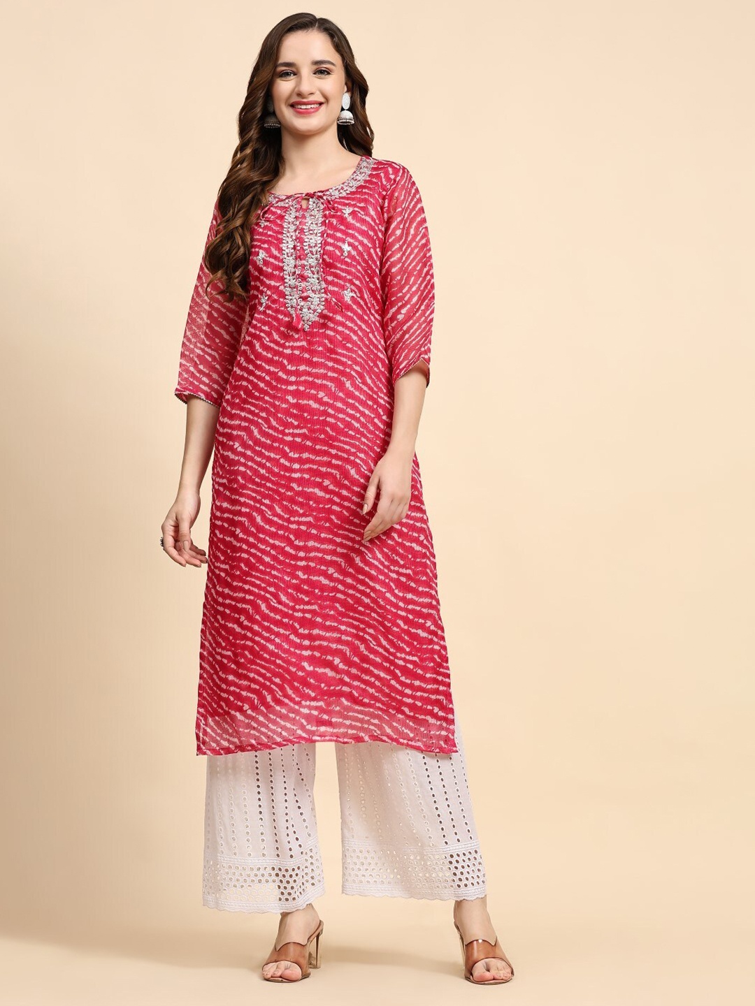 

AURIELLA Lehriya Printed Tie-Up Neck Thread Work Straight Kurta, Pink