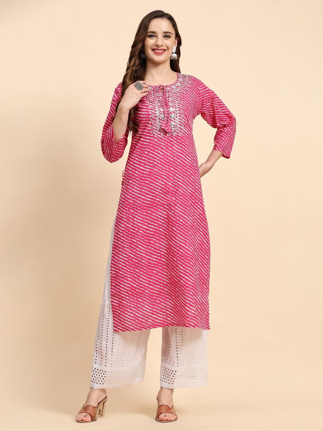 

AURIELLA Leheriya Printed Thread Work Cotton Straight Kurta, Magenta