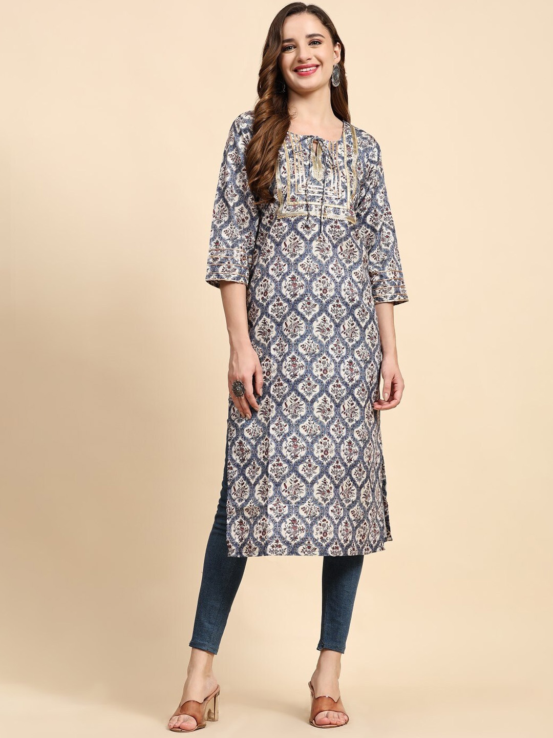 

AURIELLA Ethnic Motifs Printed Gotta Patti Kurta & Trousers With Dupatta, White