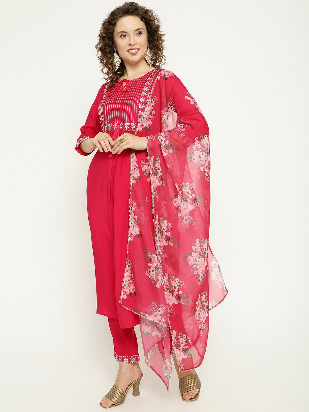

AURIELLA Ethnic Motifs Yoke Design Kurta & Trousers With Dupatta, Magenta