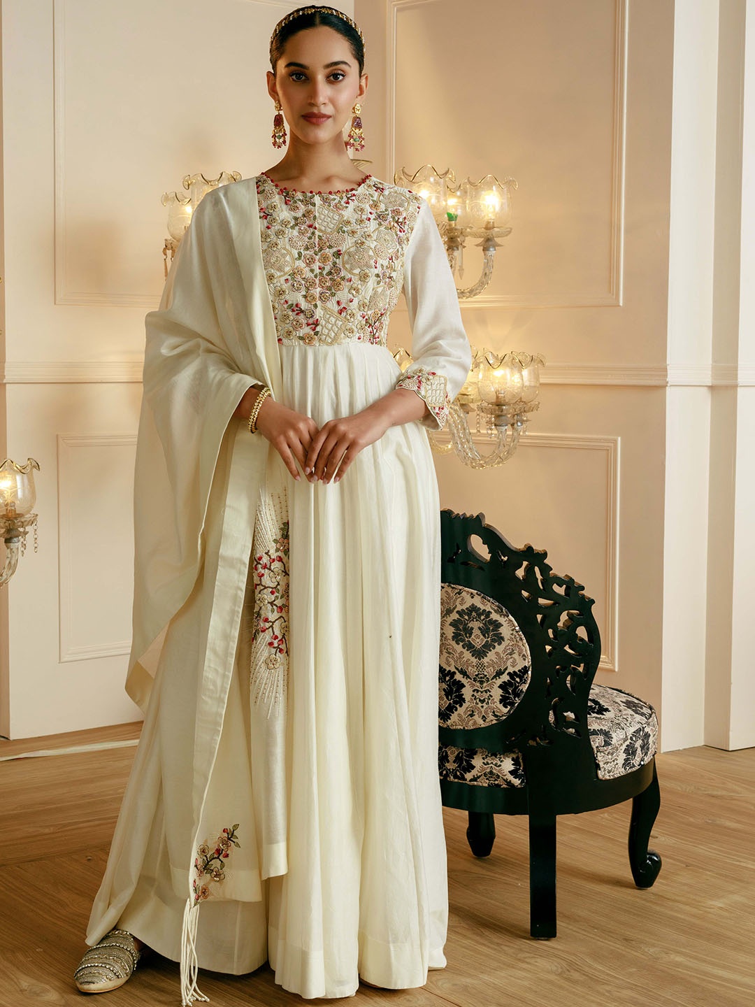 

NEHHA NHATA Floral Beads & Stones Embroidered Chanderi Silk Anarkali Kurta With Dupatta, Off white