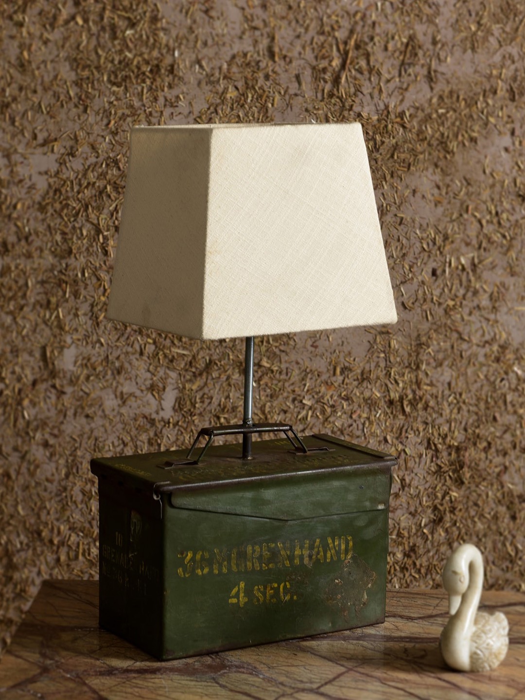 

Artisans Rose Off White & Green Textured Horus Vintage Table Lamp