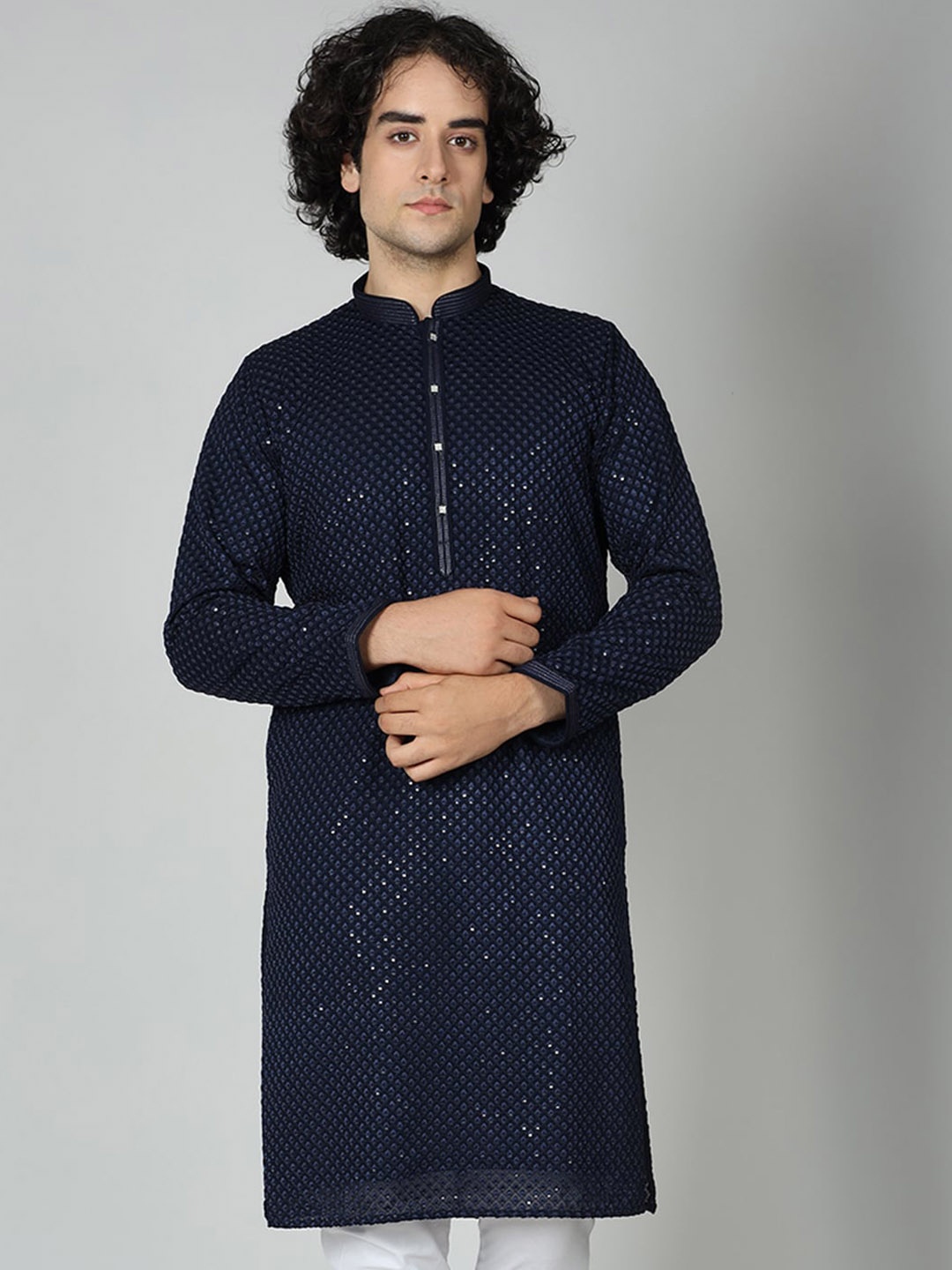 

MAAHI FABS Ethnic Motifs Embroidered Mandarin Collar Straight Kurta, Navy blue