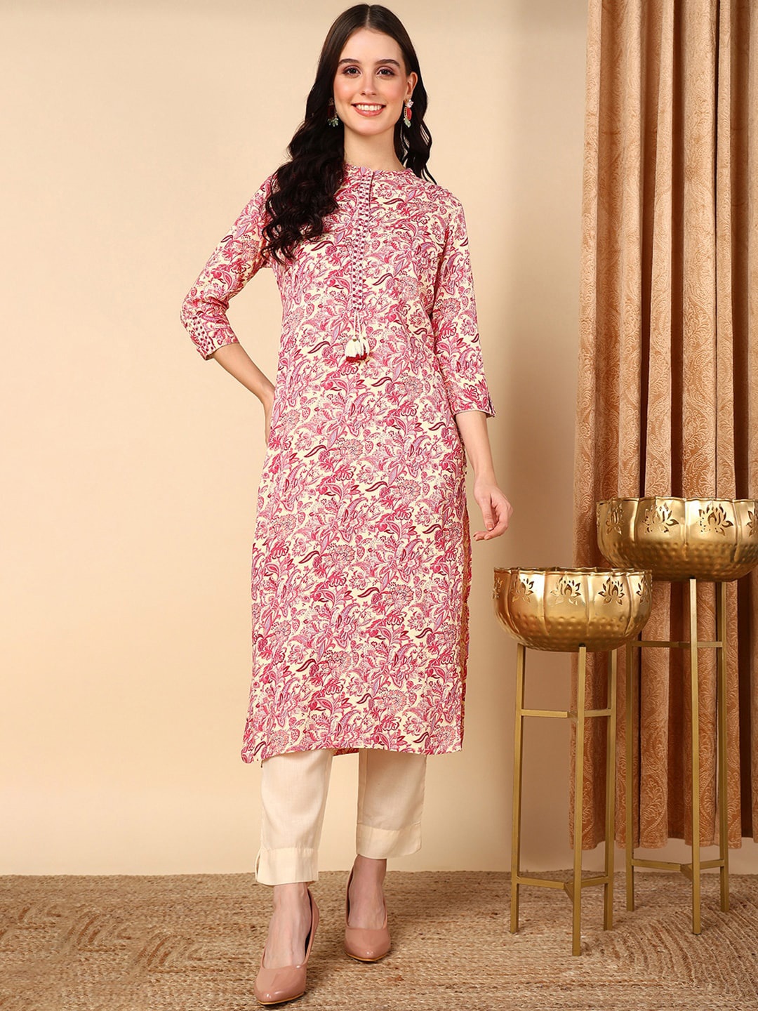 

AHIKA Floral Printed Mandarin Collar Kurta, Off white