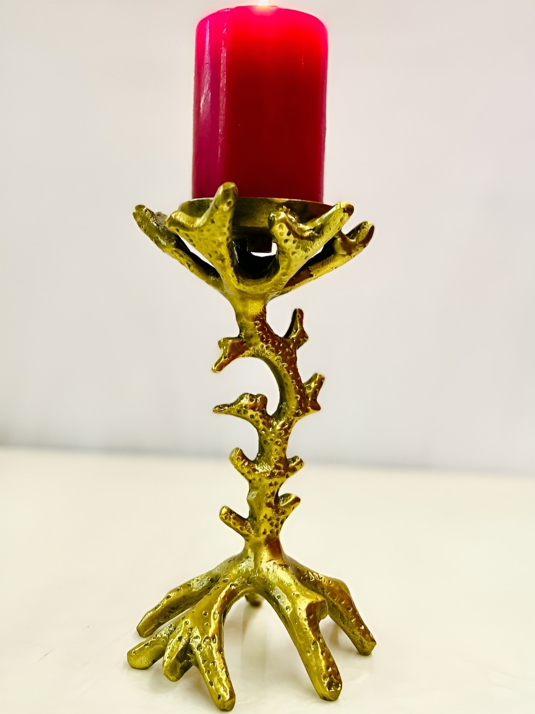 

Timaya's Decor Perchy Candle Holder, Gold
