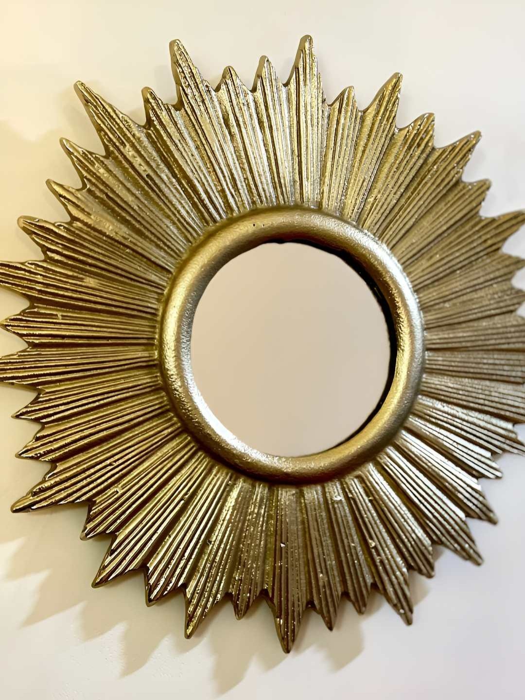 

Timaya's Decor Gold Toned Circular Metal Sunbeam Wall Mirror