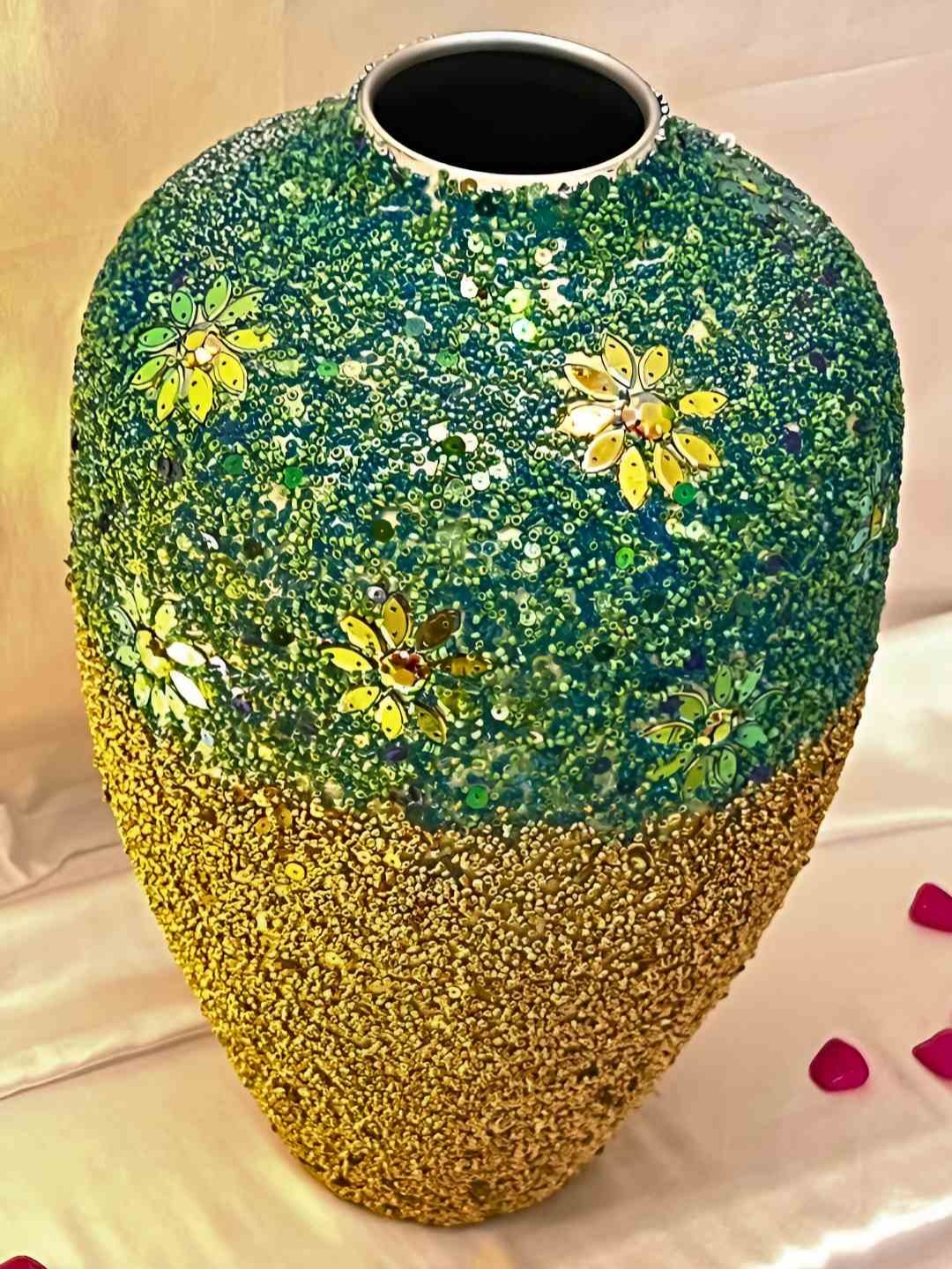 

Timaya's Decor Jade Brown & Green Textured Flower Vase