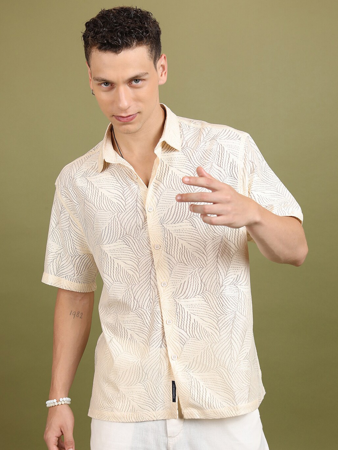 

HIGHLANDER Floral Printed Spread Collar Drop Shoulder Crochet Shirt, Cream