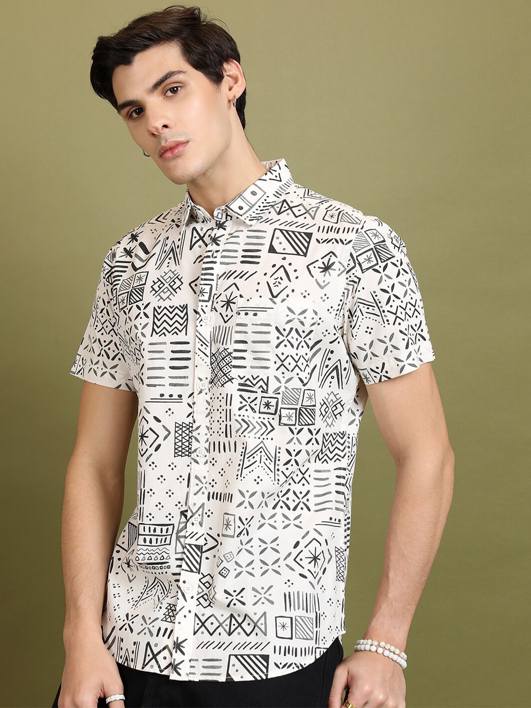 

KETCH Slim Fit Abstract Printed Spread Collar Short Sleeves Casual Shirt, Off white