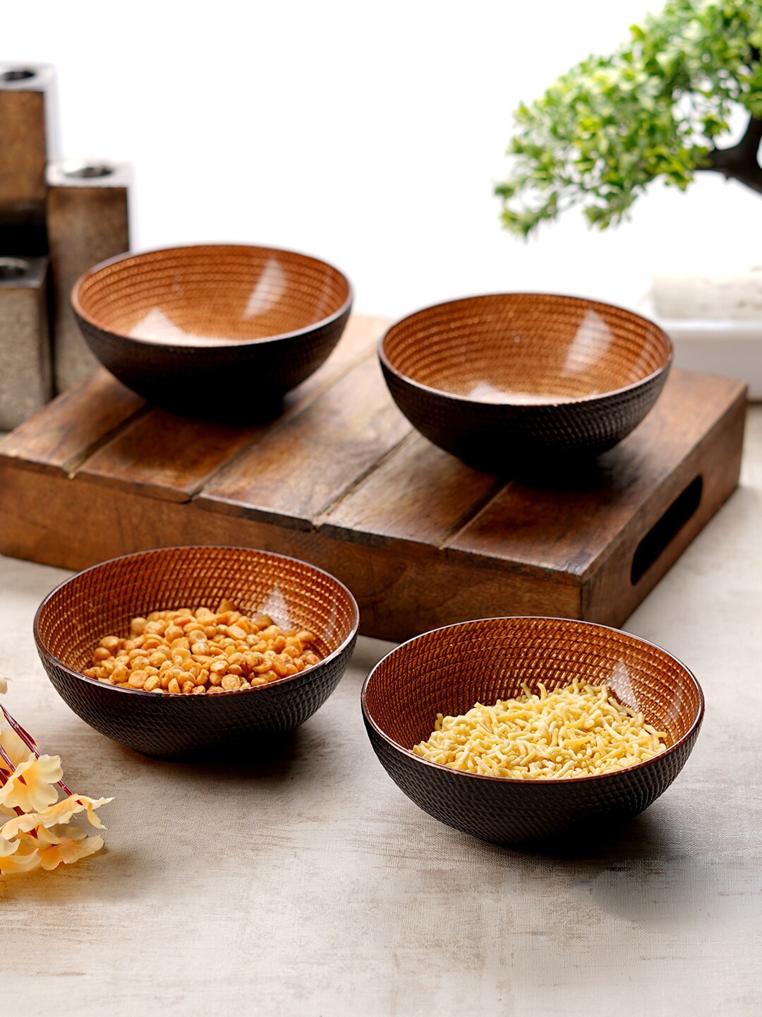 

CDI Black & Brown 4 Pieces Textured Matte Serving Bowls