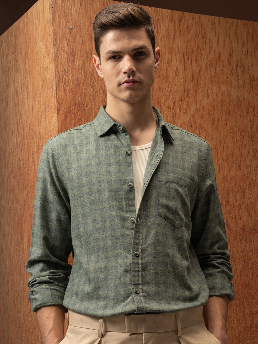 

LOCOMOTIVE Premium Checked Spread Collar Casual Shirt, Green