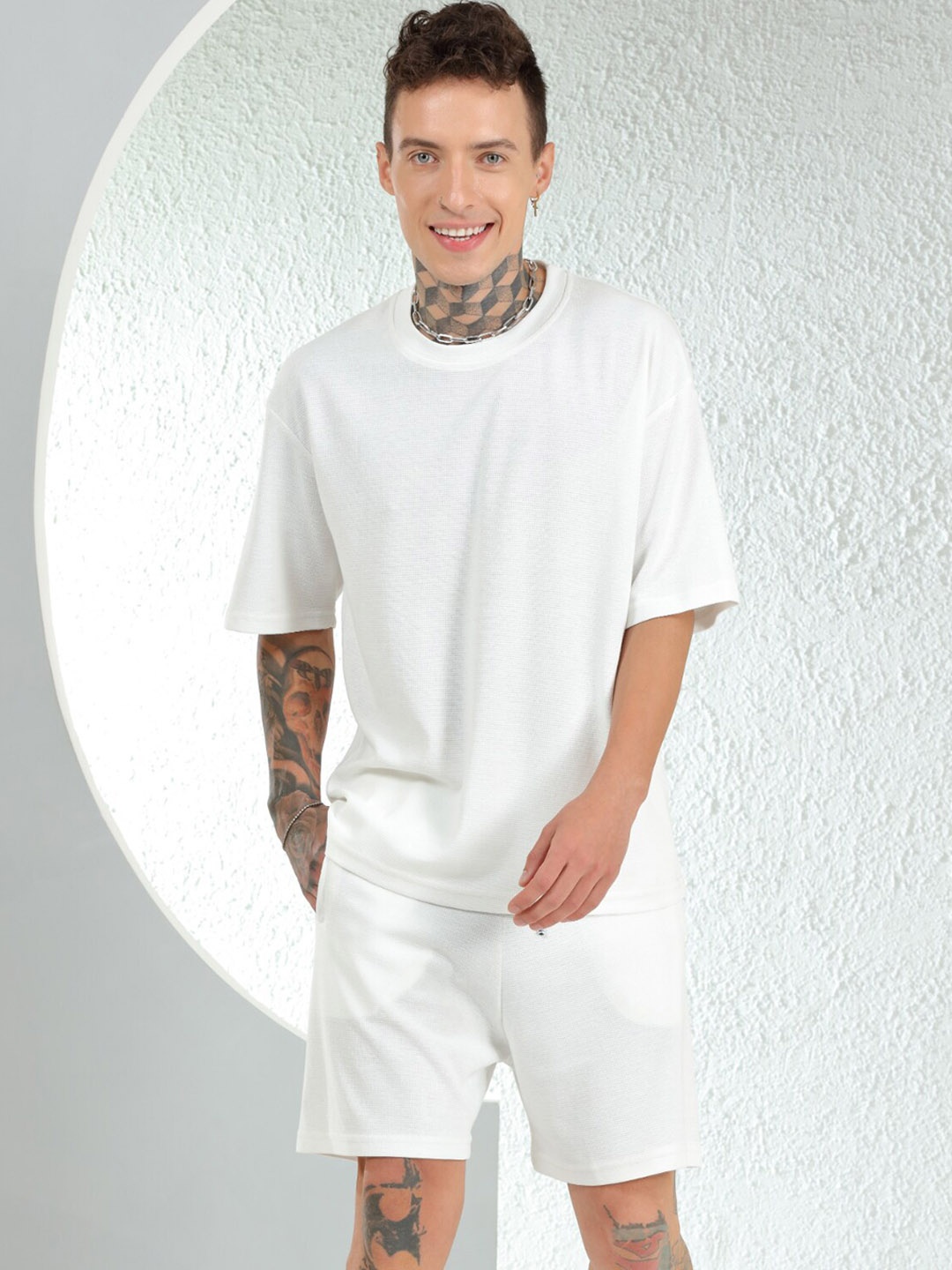 

DIMEH Round Neck Oversized T-shirt With Shorts, White