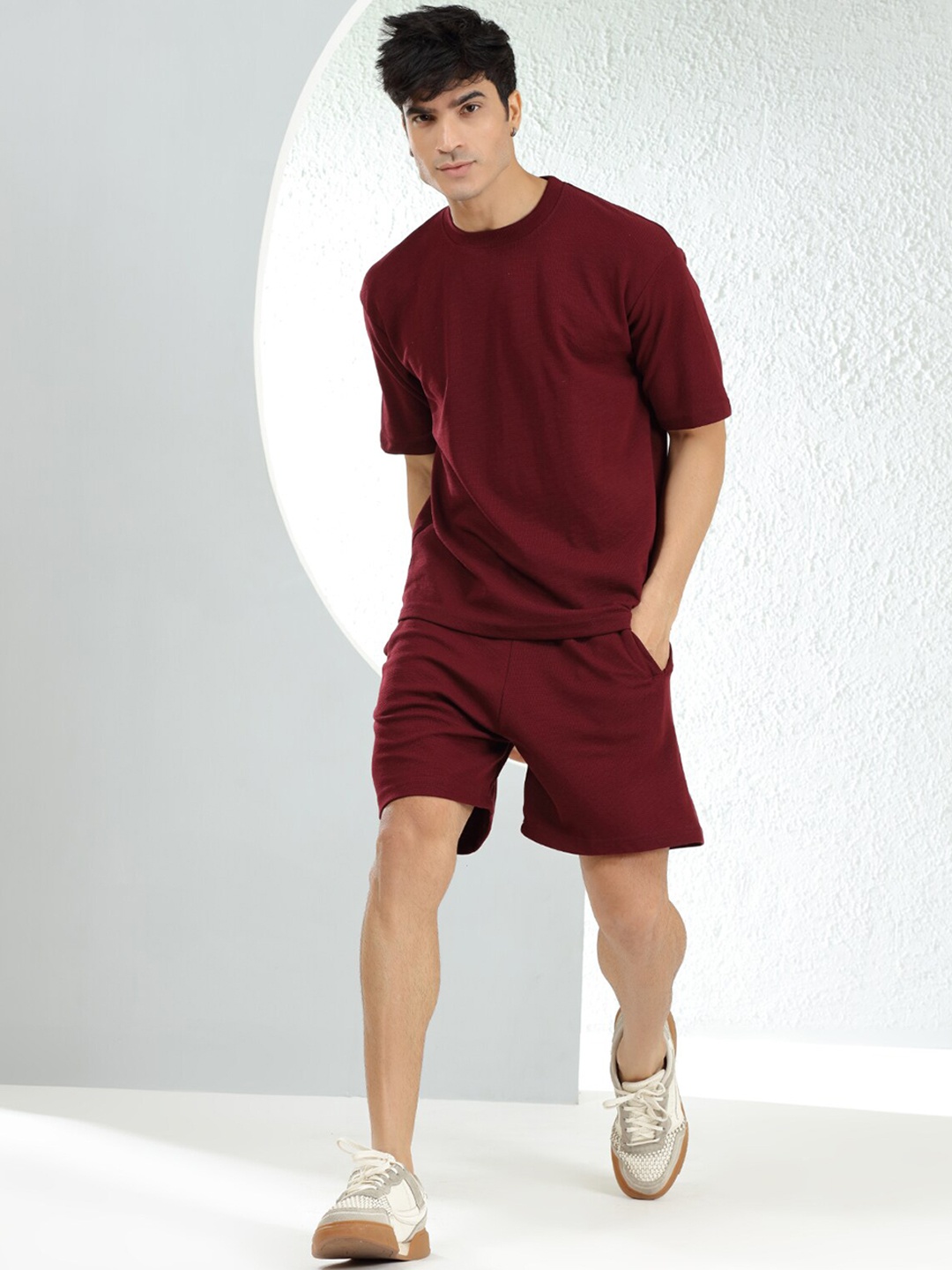 

DIMEH Round Neck Oversized T-shirt With Shorts, Maroon