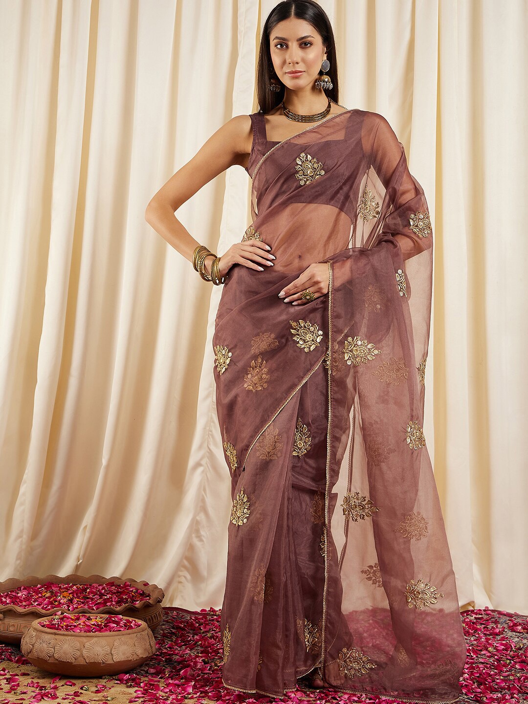 

Inddus Floral Embroidered Sequinned Organza Saree, Mauve