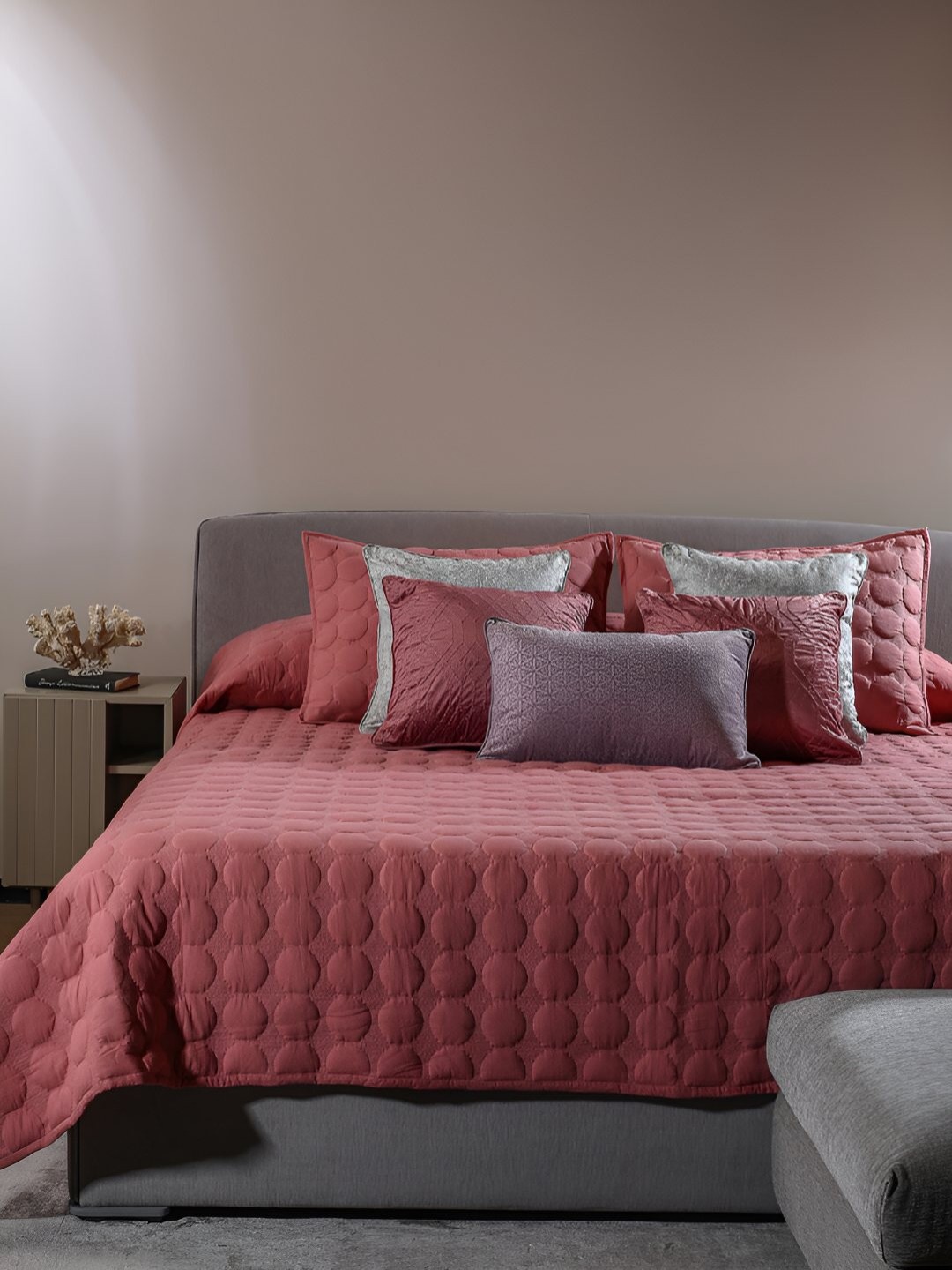

Eris Home Pink Geometric Quilted Double King Cotton Bedcover With 2 Pillow Covers