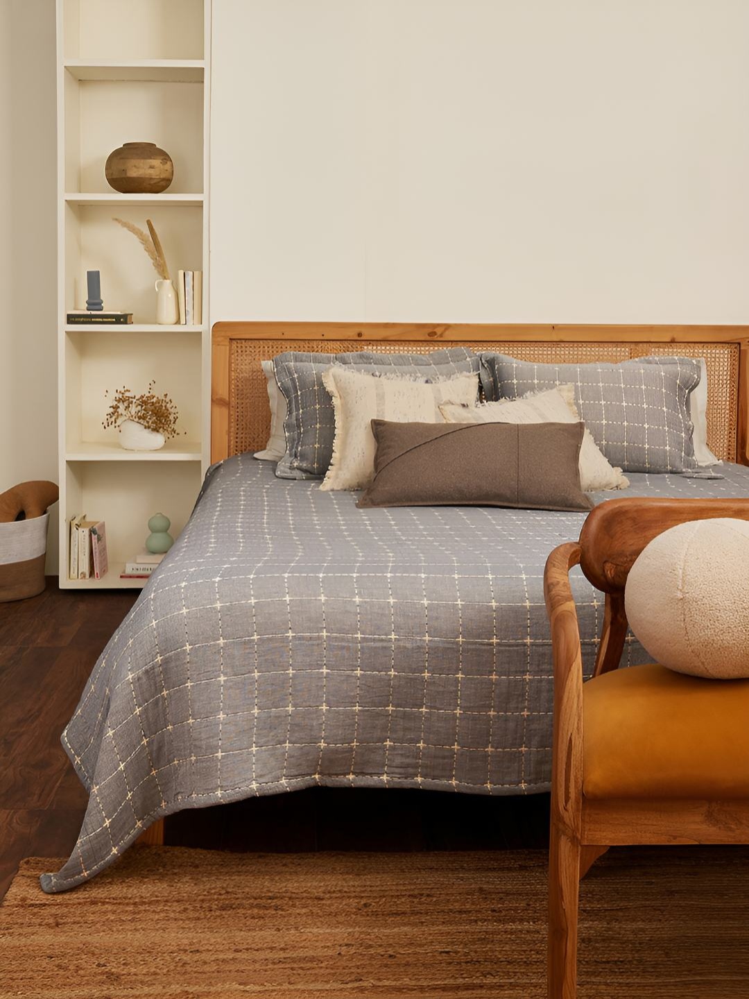 

Eris Home Dreams Grey Checkered Pure Cotton King Bedcover with 2 Pillow Covers