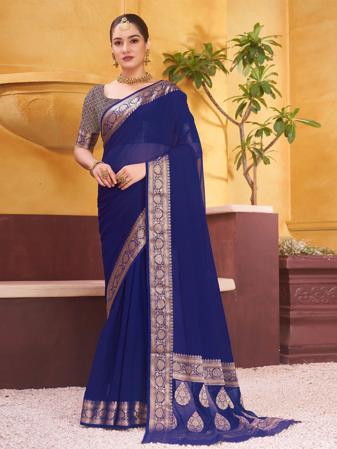 

DIVASTRI Zari Detailed Pure Georgette Saree, Navy blue