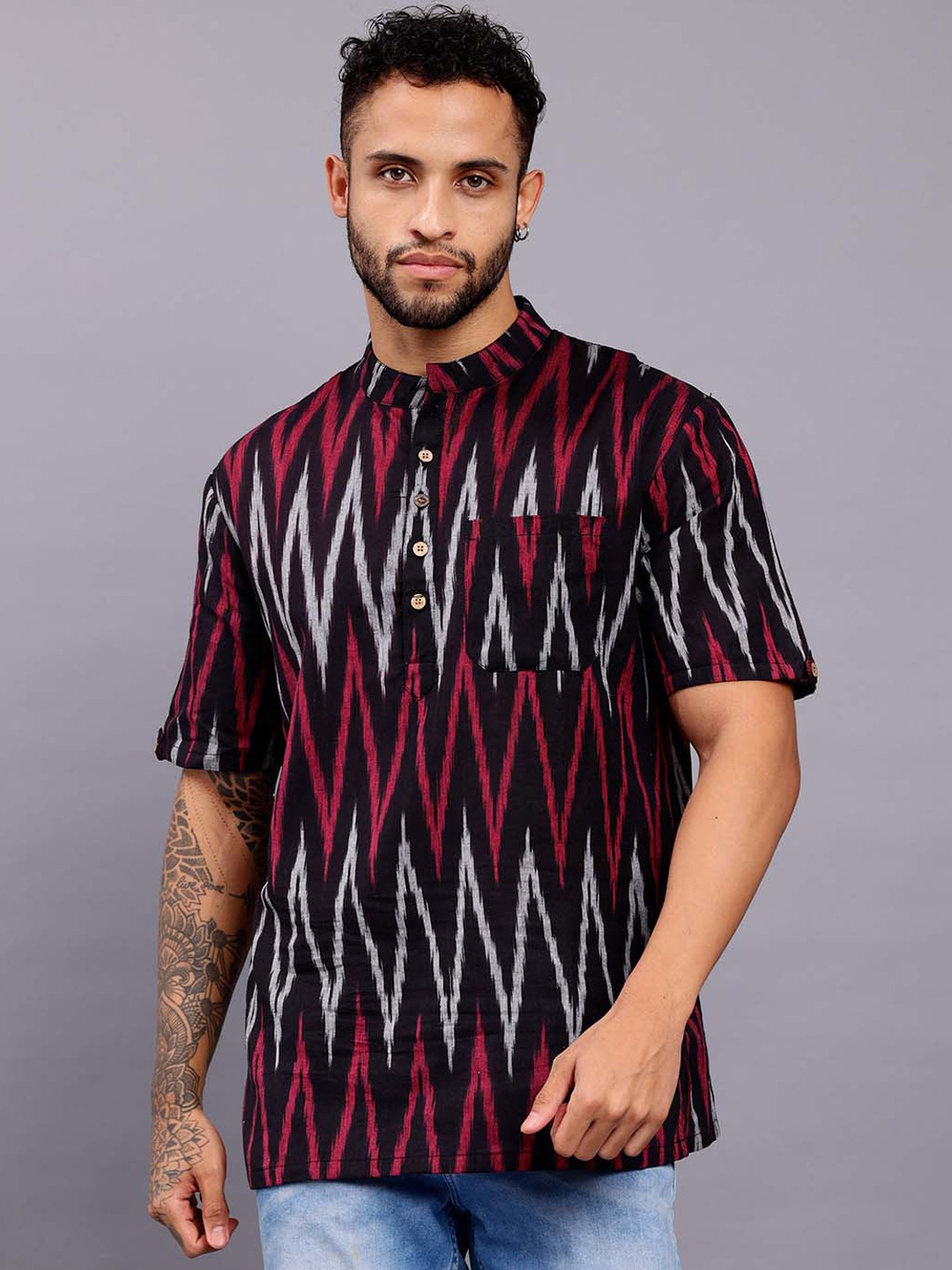 

Cot'N Soft Chevron Ikat Printed Short Cotton Kurta, Black