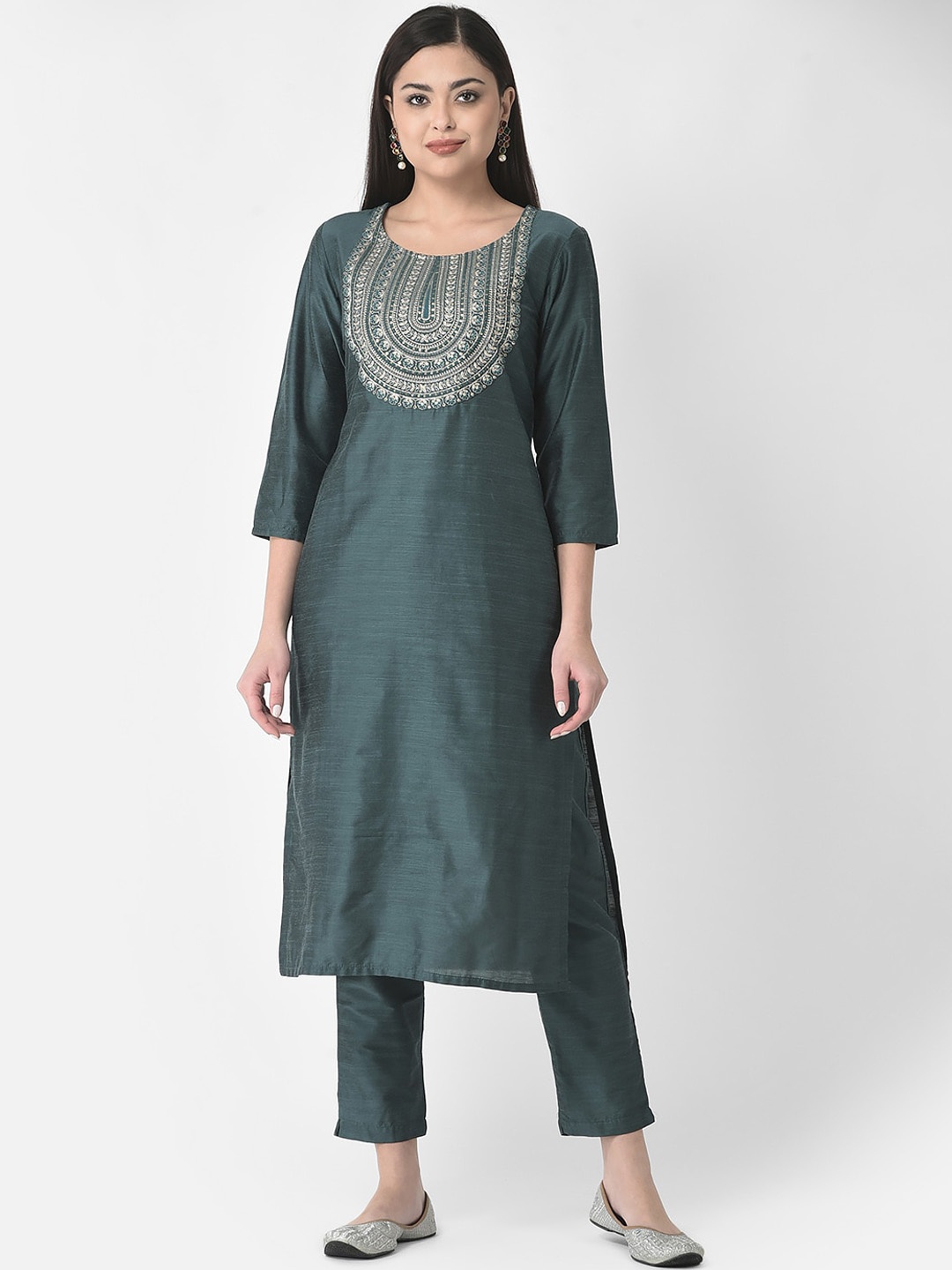 

Span Floral Yoke Design Round Neck Thread Work Silk Straight Kurta, Green