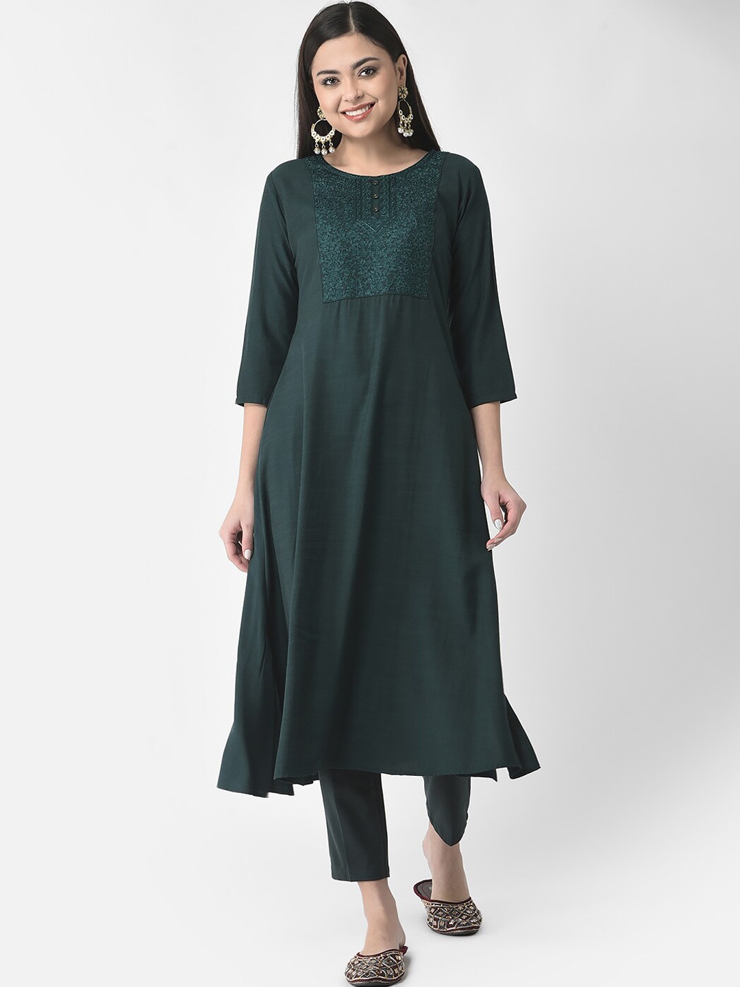 

Span Floral Yoke Design Round Neck Thread Work A-Line Kurta, Green