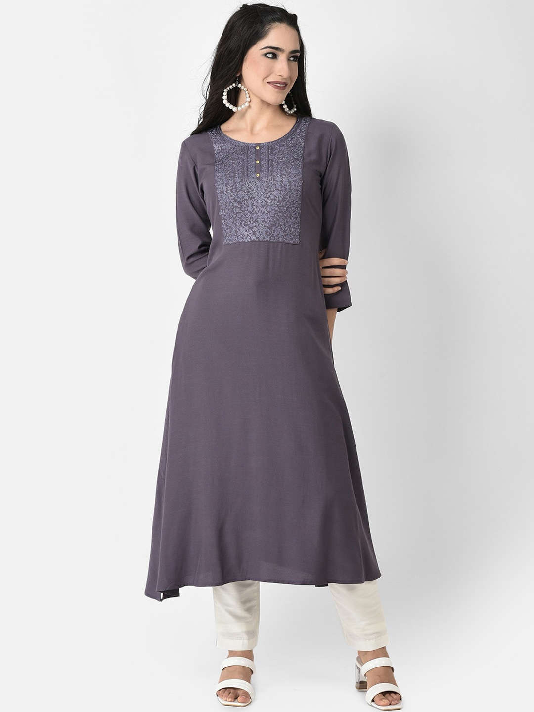 

Span Floral Yoke Design Thread Work Detailed A-Line Kurta, Purple